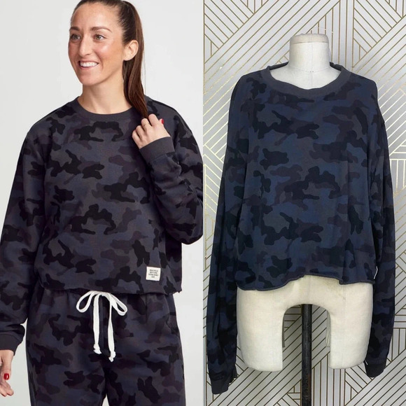 SoulCycle‎ Casey Cropped Camo Print Sweatshirt Black Gray Size US Large - Picture 1 of 12